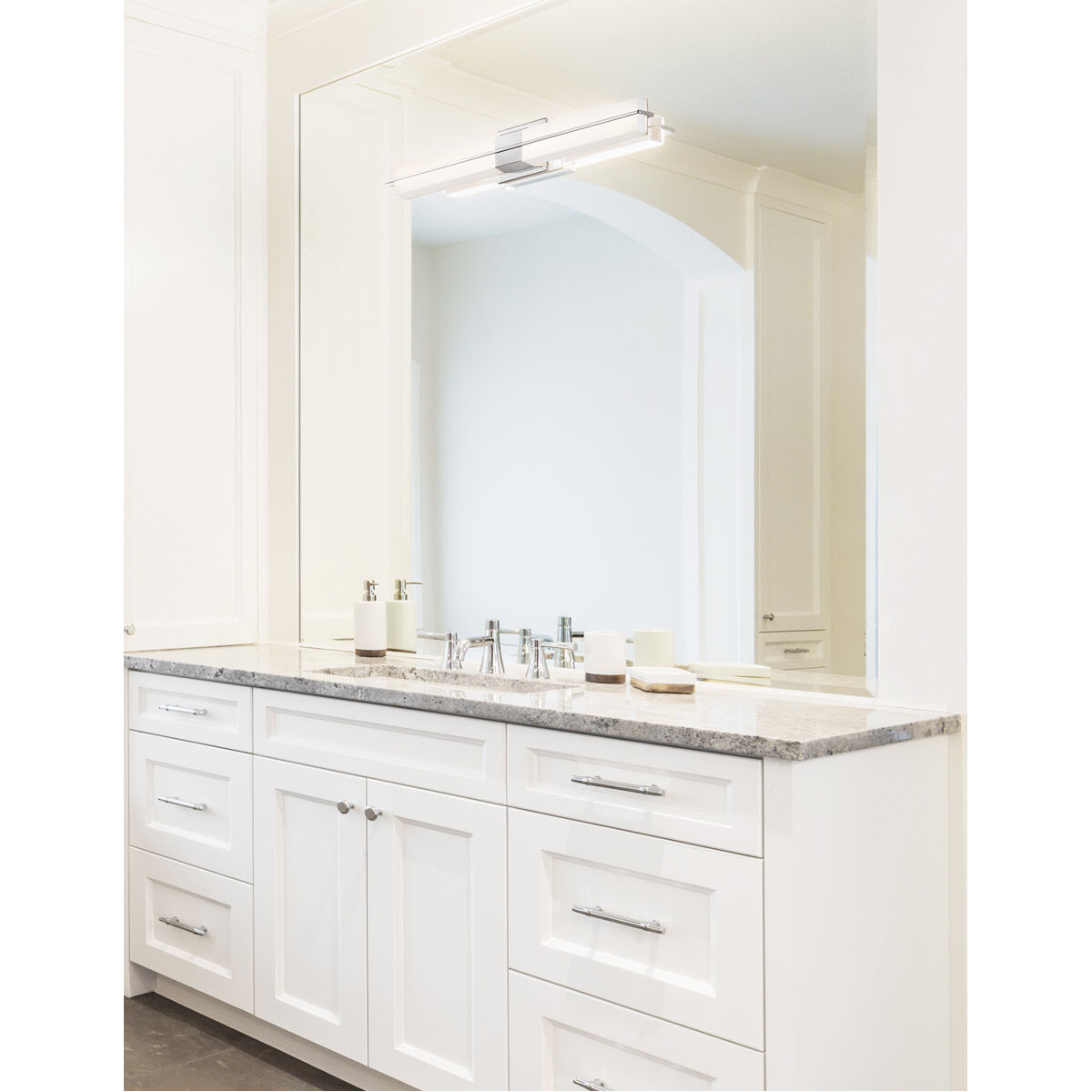 Fusion LED 20 inch Matte Black Linear Wall/Bath Wall Light in Weave Fusion